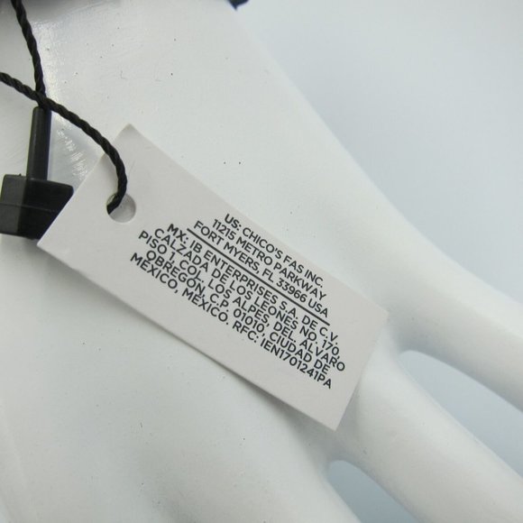 WHBM CLEAR CRYSTAL HEART BRACELET Demure NWT Love Casual - Picture 9 of 9